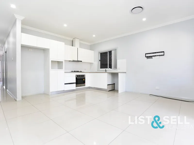CBD LOCATION, NEAR NEW DUPLEX!