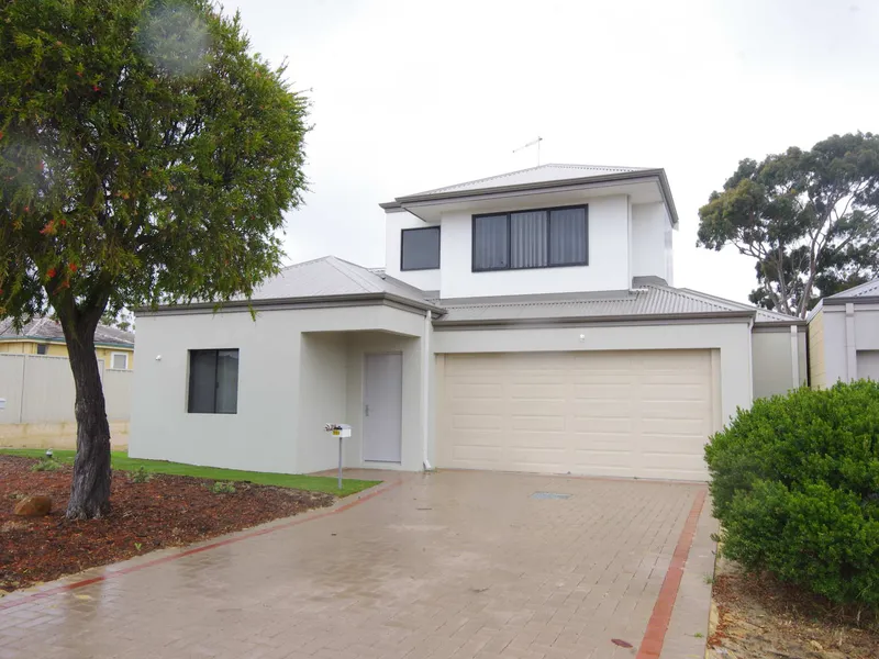 LOVELY 3 x 2 TOWNHOUSE