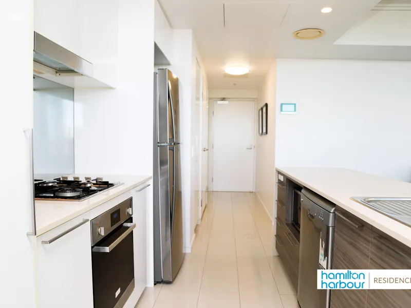 Modern Luxury Living in Hamilton Central - 2 Bed, 2 Bath, 1 Car 9th Floor