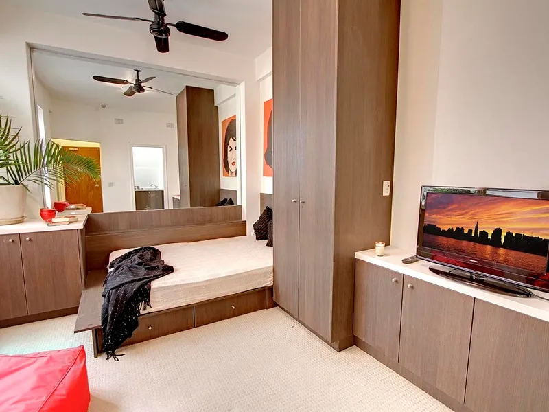 INNOVATIVE NEW YORK STYLE BOUTIQUE APARTMENT - FULLY FURNISHED