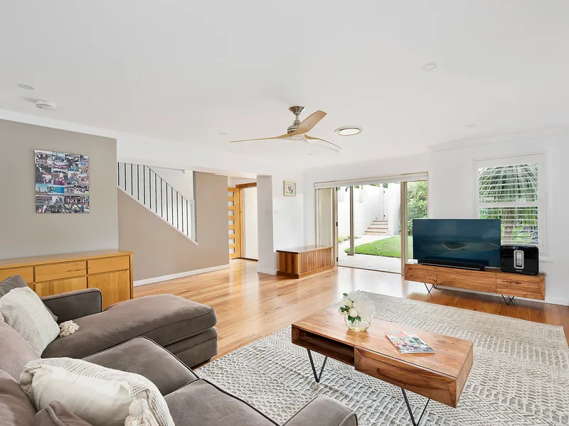 Renovated Townhouse with Two Courtyards