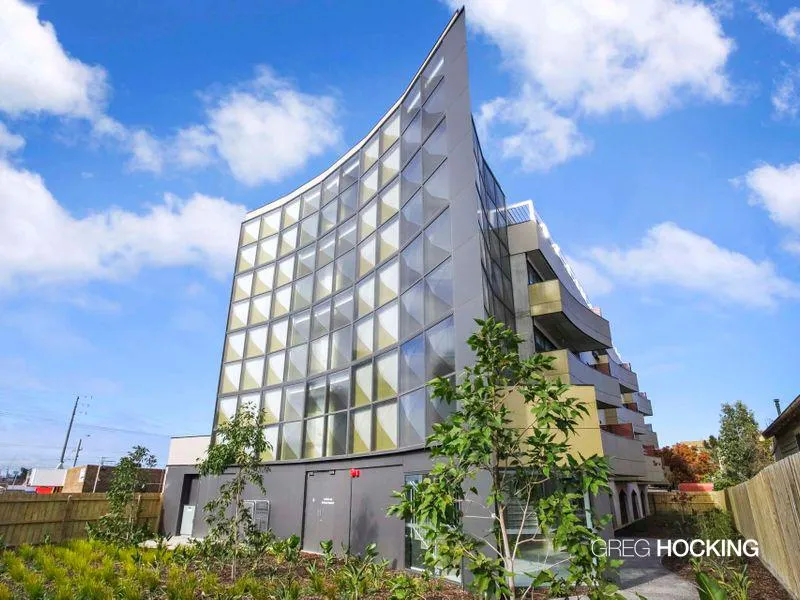 Magnificent, top floor apartment in designer boutique block 'The Hugo'
