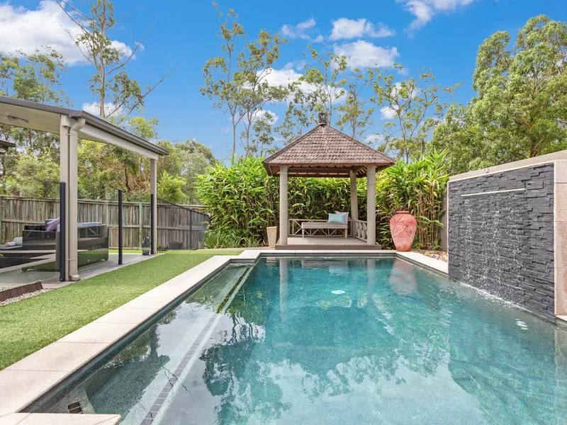 ELEGANT DUAL LIVING HOME ON 1063m2