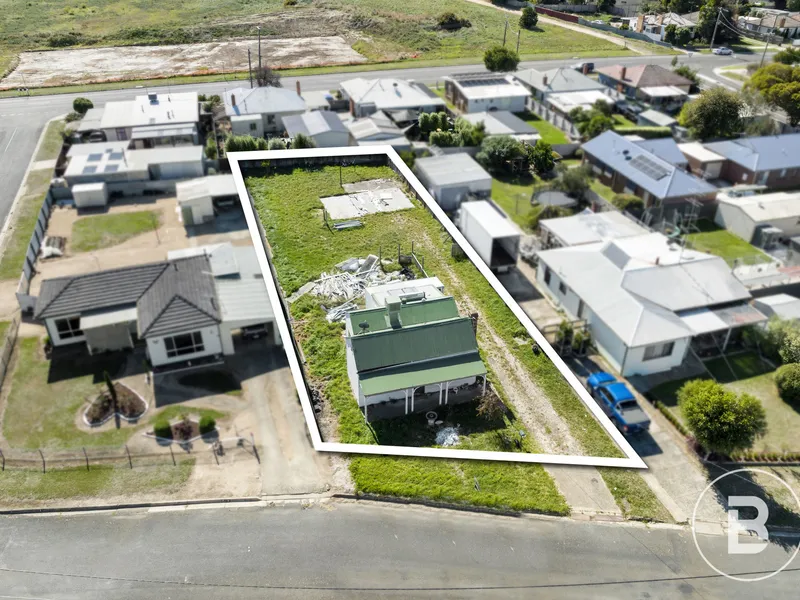 SEMI RENOVATED HOME PLUS PLANS & PERMITS FOR TWO TOWNHOUSES