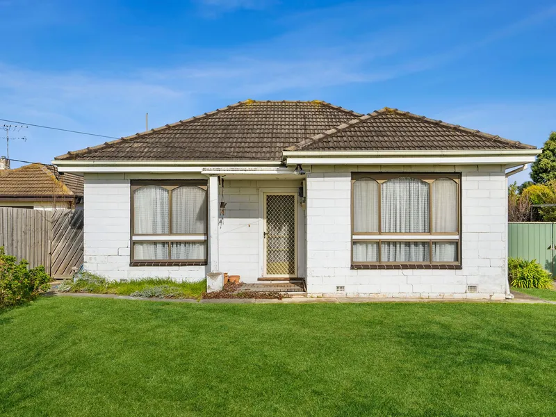 Plenty Of Potential On Approx. 784m2!