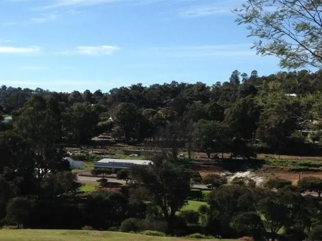 CHARMING COUNTRY LIFESTYLE