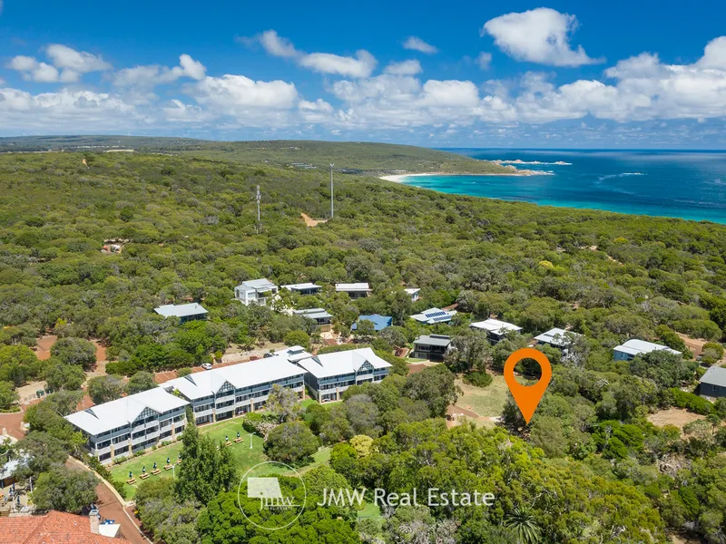 HOLIDAY IN YALLINGUP