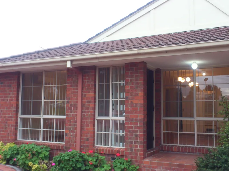 UPDATED VILLA IN GREAT LOCATION...