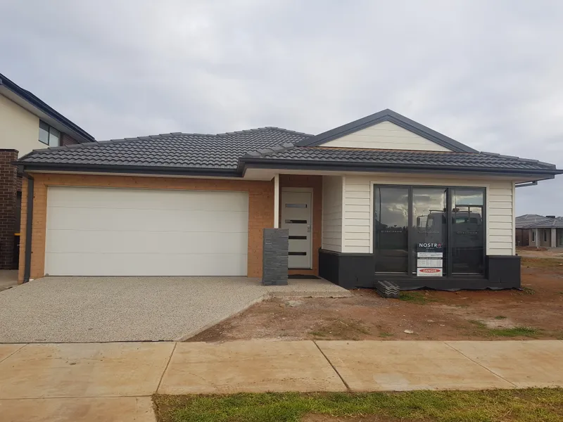 Sensational New Home in Top Location