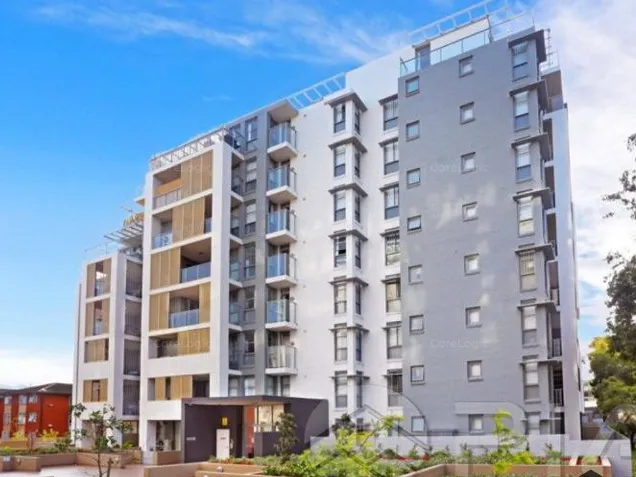 North and East Aspect Huge 2 Bedrooms Plus Study 154 Square Meters Luxury Apartment