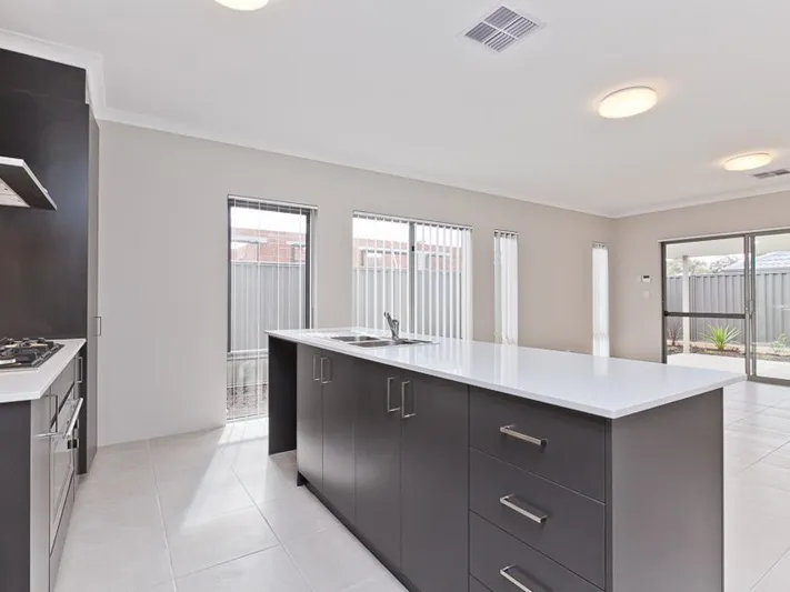 Light filled and beautiful – on the Swan Valley’s edge!