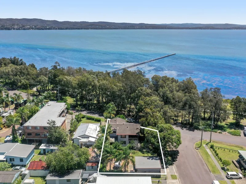 Vibrant & Eclectic Or Eclectic & Vibrant