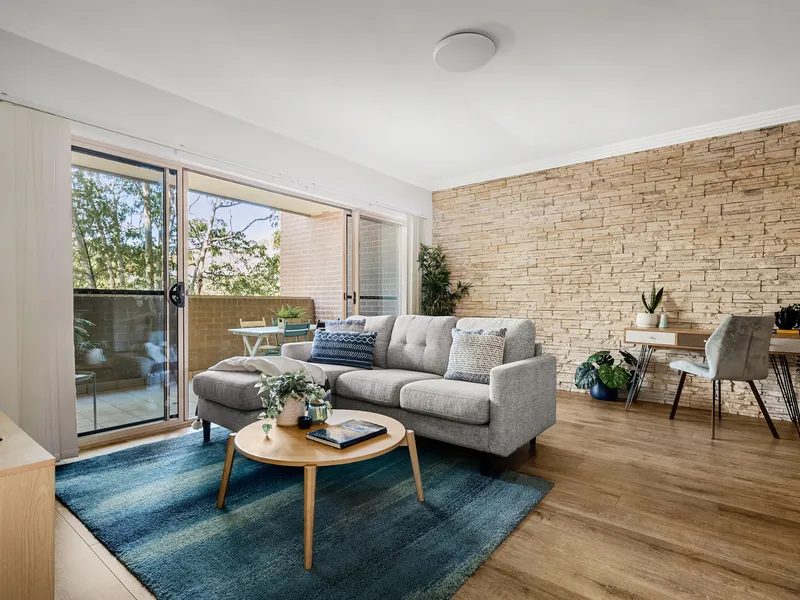 Modern Full-Brick Comfort: 2-Bed Apartment with Dual Balconies