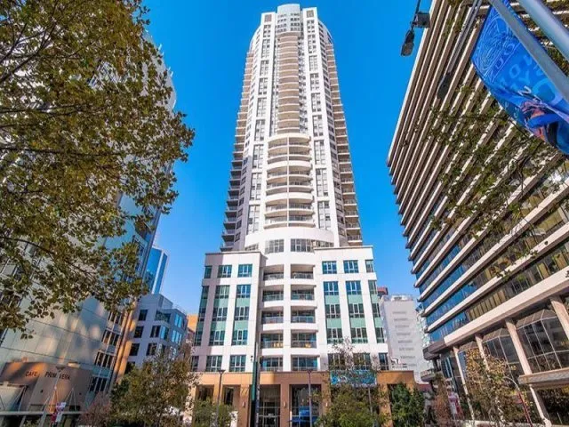 COSMOPOLITAN LIVING - UNFURNISHED STUDIO