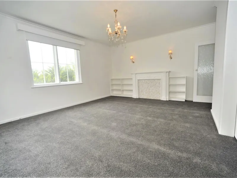 Spacious, Sunny and So Well Positioned