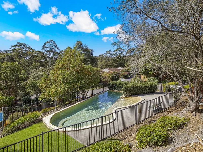 Stunning serviced apartment with beautiful bushland views