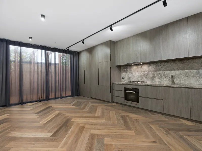 Benchmark Luxury