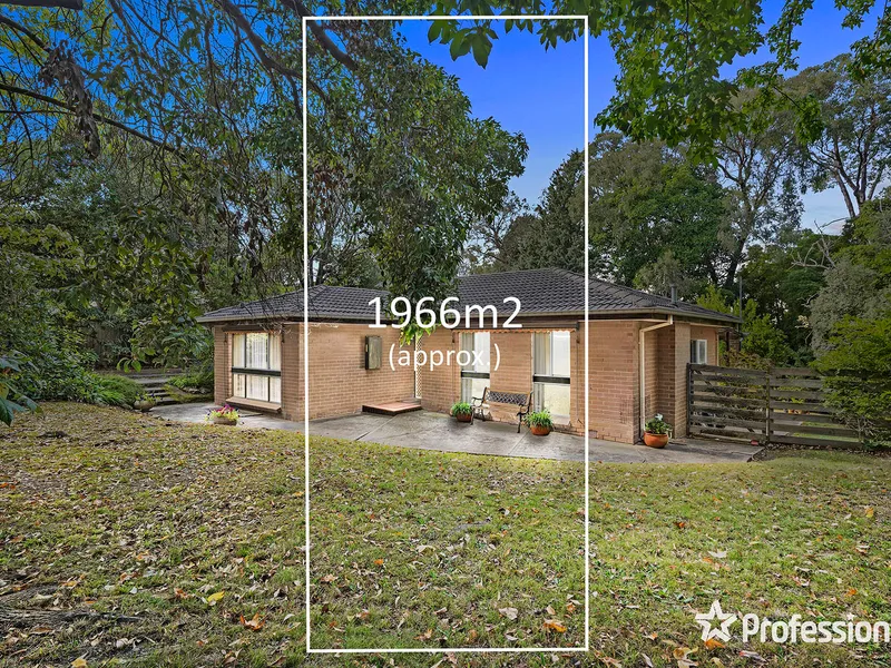 A HALF ACRE PROPERTY IN MOUNT EVELYN! WITH A HOUSE!