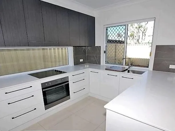 Clean, Quiet & Convenient - 2 min walk to market Square