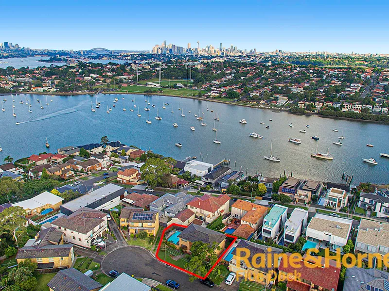 Capturing the Essence of Family ~ Boasting a Supreme Lifestyle with Picturesque Views