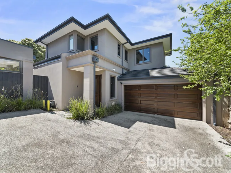 Luxury 4-Bedroom Executive Residence in Idyllic Setting