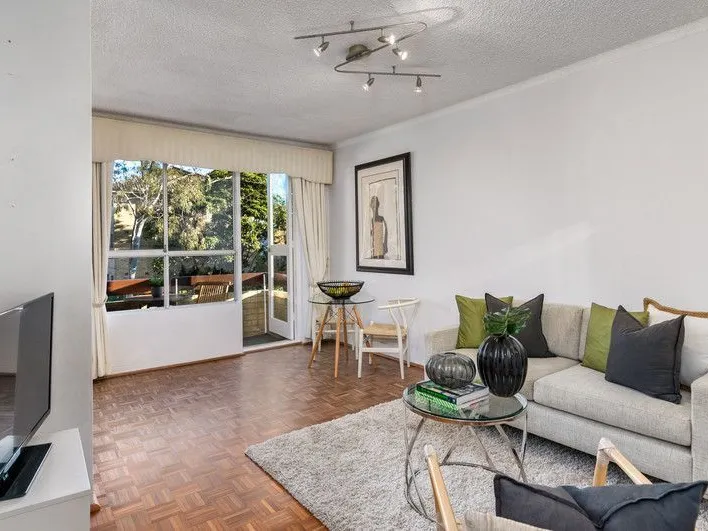 Renovated Boutique 1 Bedroom Apartment