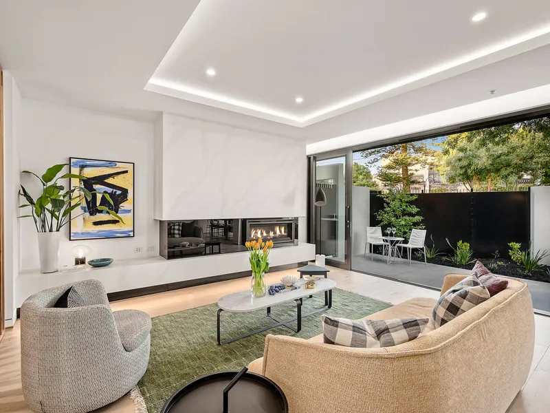 Ground Level Luxury @ Brighton’s most central address