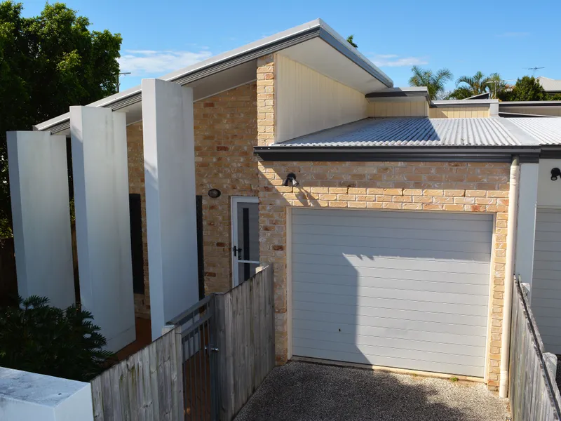3 Bedroom 2 Bathroom Low-Set Home - Low Maintenance Living