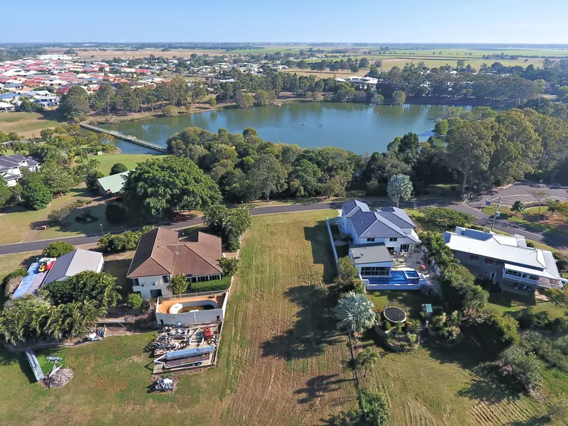 2,339m2 WITH TOWN WATER & SEWER ONLY 3KM TO CBD