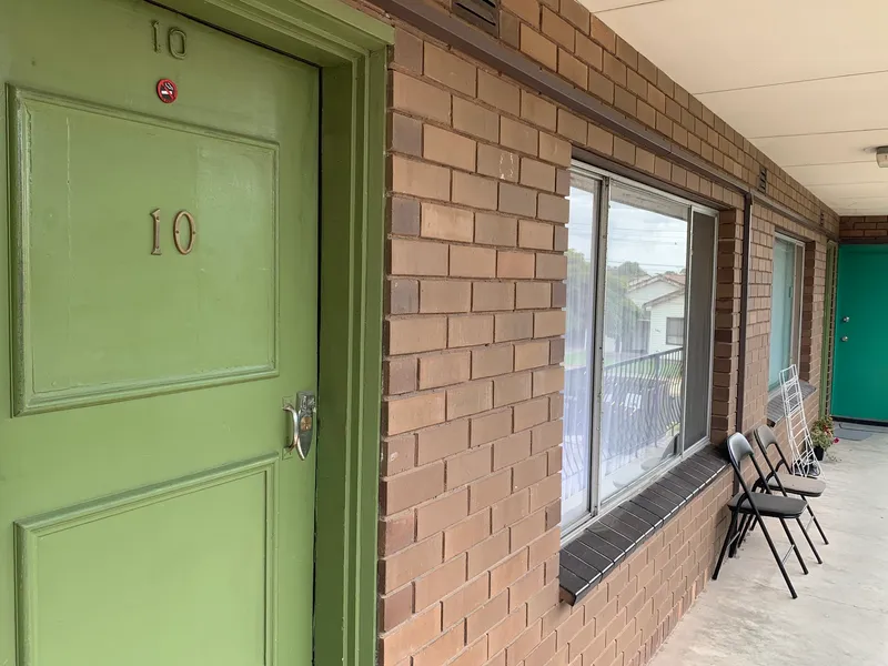 Perfectly Located, One Bedroom Flat. ** WATER BILLS INCLUDED! **