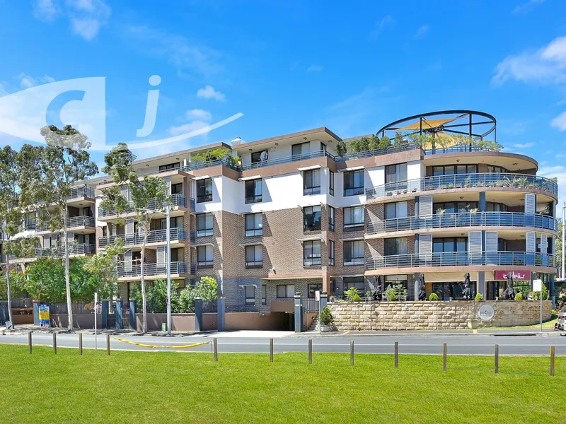 A generous sized 1 bedroom apartment near the waterside