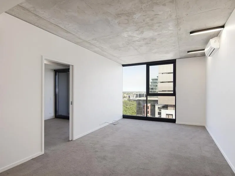 SPACIOUS APARTMENT PLUS CAR SPACE!