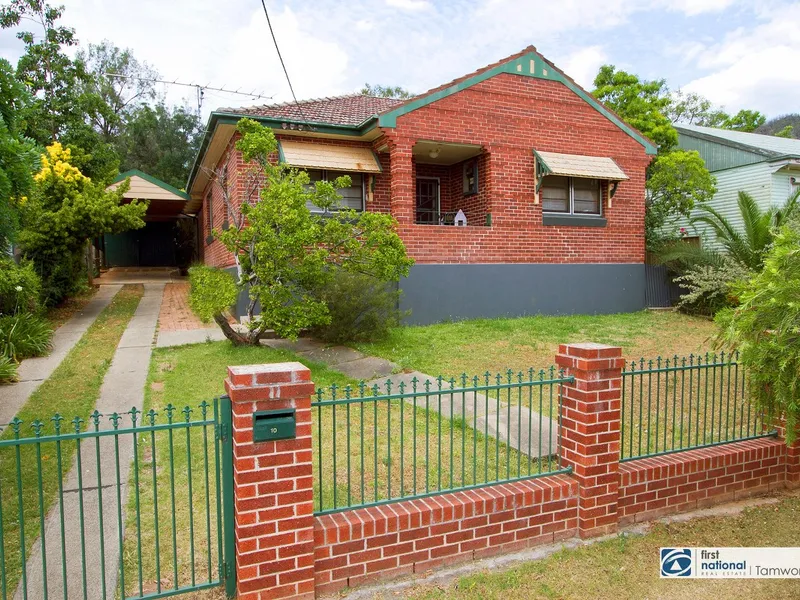 EAST TAMWORTH – Right Location. Right Price. Right Time.