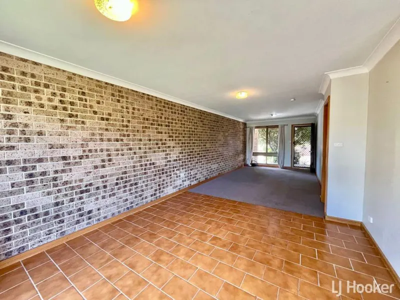 Spacious 3-bedroom townhouse close to shops, schools, and Muswellbrook hospital