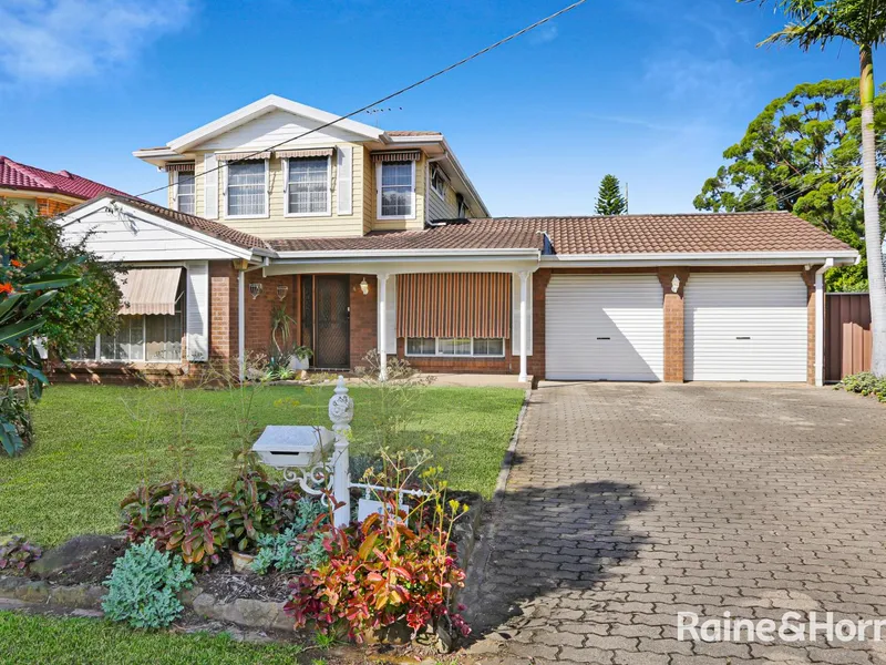 SPACIOUS FIVE BEDROOM HOME IN THE HEART OF INGLEBURN
