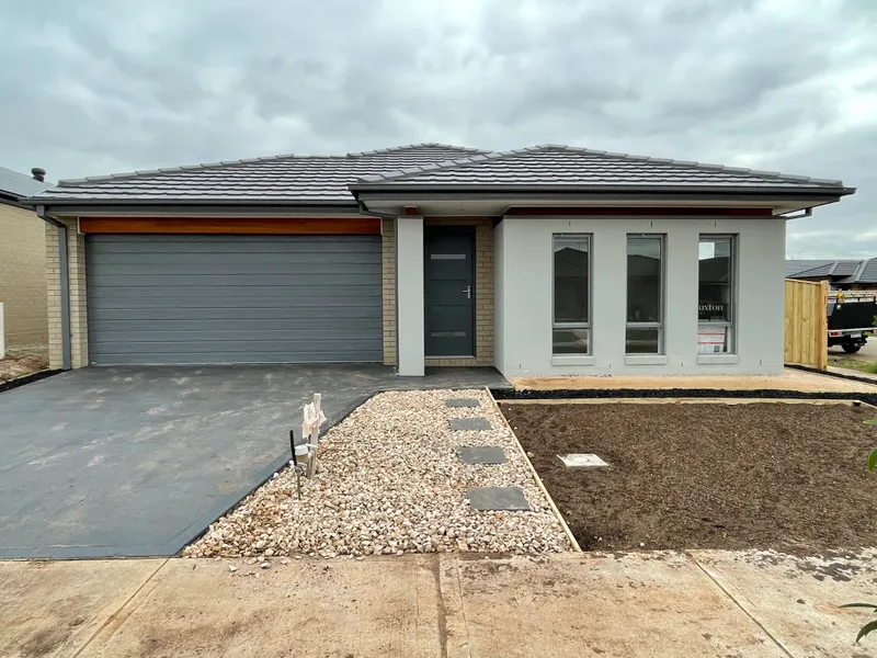 Brand new stylish 4 bedroom home in Little Creek Estate