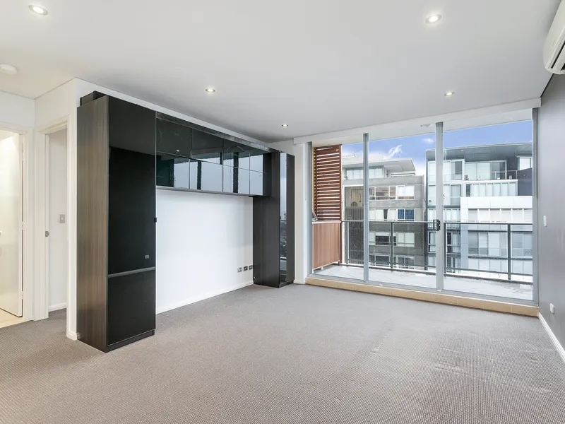 Spacious 2 bed + study in Valentino Place