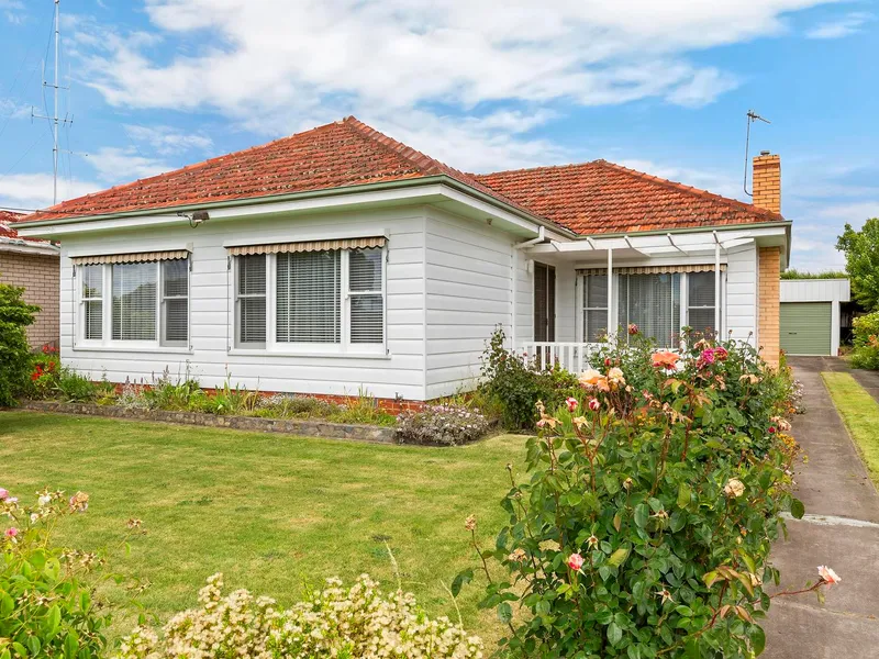 NEAT HOME IN QUALITY WENDOUREE PRECINCT