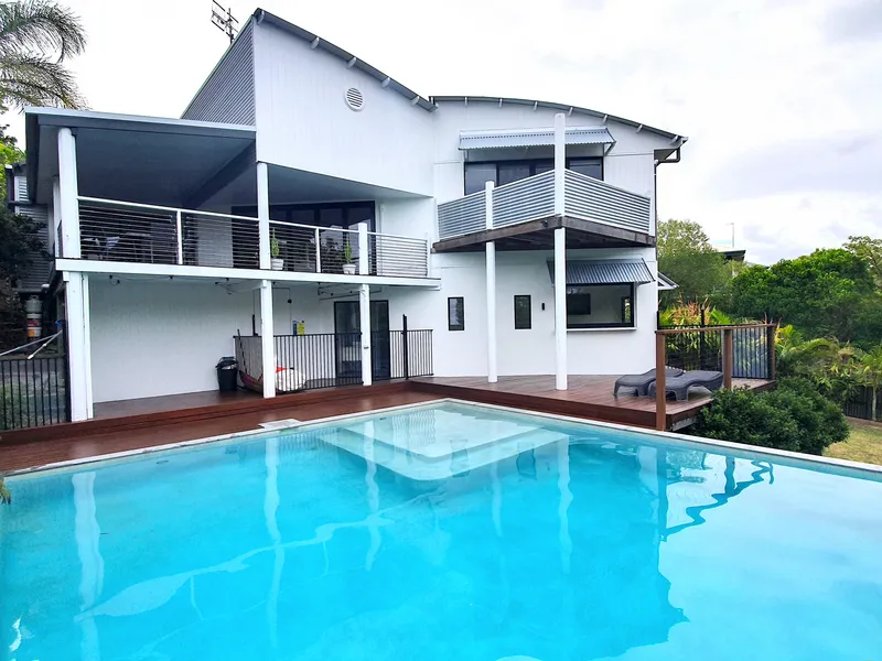 Beach House with Biggest Pool in Sunrise Beach