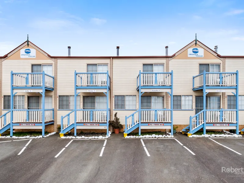 Live the Holiday Lifestyle All Year Round!