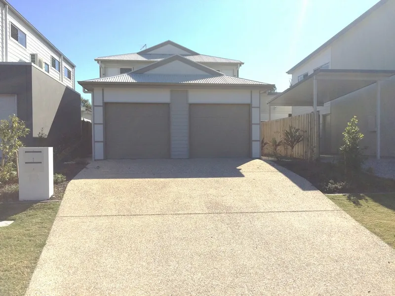 2 BEDROOM TOWN HOUSE- KINGSTON 