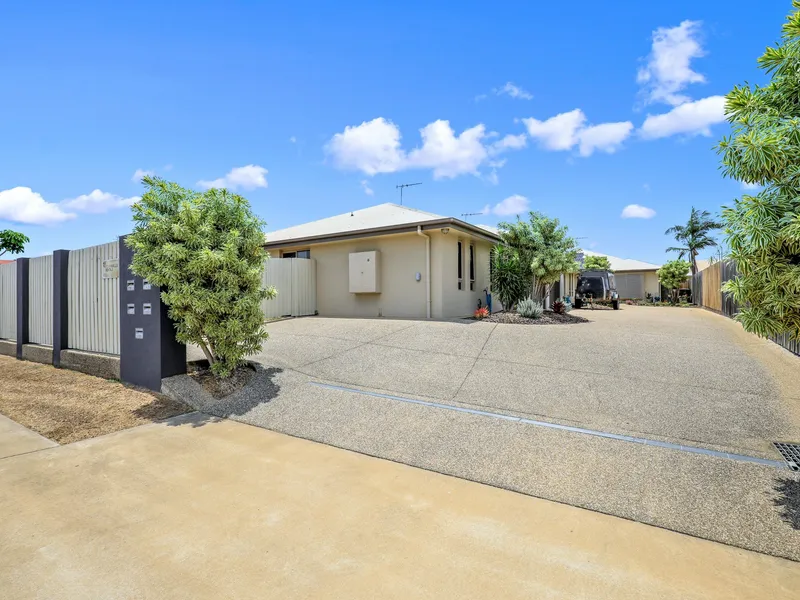 LOW MAINTENANCE, MODERN UNIT WITH SOLAR IN CENTRAL LOCALE