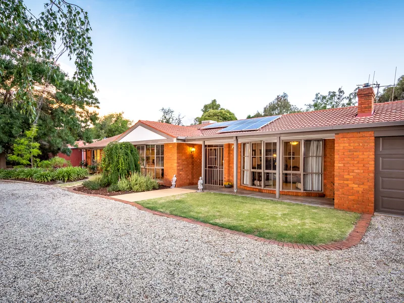 LIVE THE LIFESTYLE IN DOBSONS ESTATE!