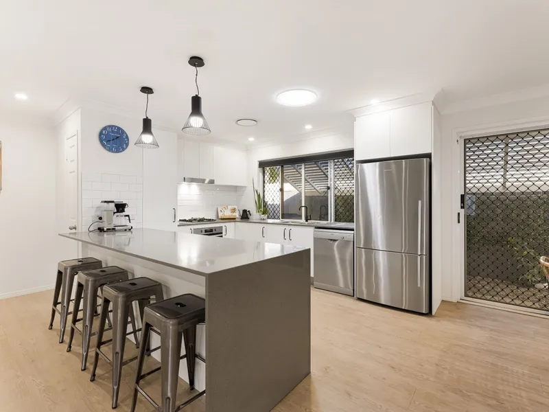 TOTAL RENOVATION, GREAT LOCATION