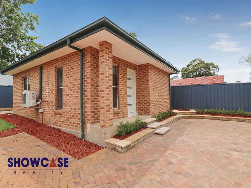 Nearly New! Great Location In Carlingford High Catchment