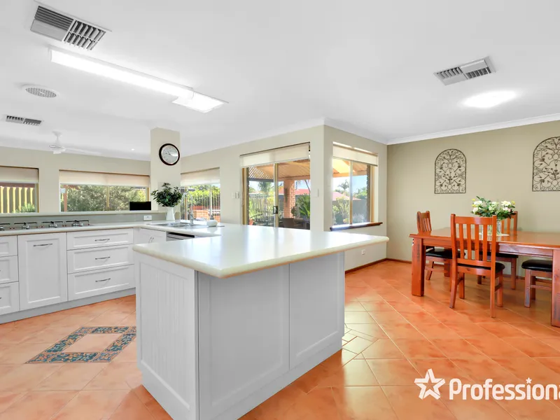 PEACEFUL LIVING AT ITS BEST 4 X 2 FAMILY HOME!