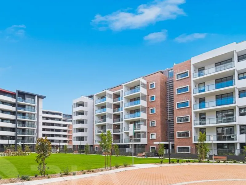 OVERSIZED TWO BED PLUS LARGE STUDY AREA