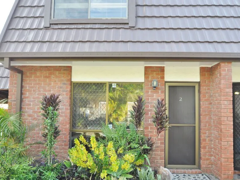SINGLE STORY TOWNHOUSE IN IDEAL LOGAN CENTRAL LOCATION