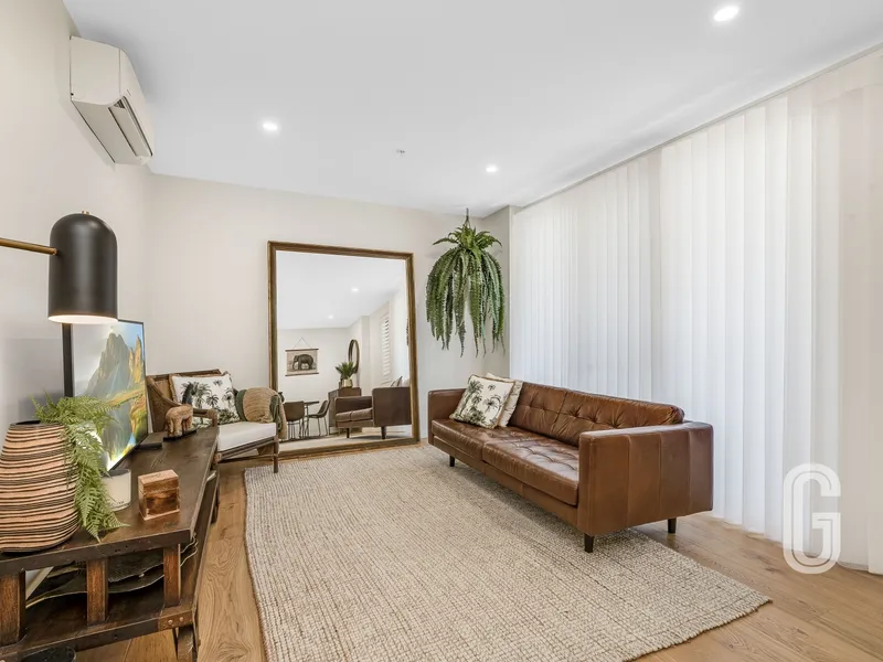 Contemporary, Heart-Centred Complex with City Conveniences