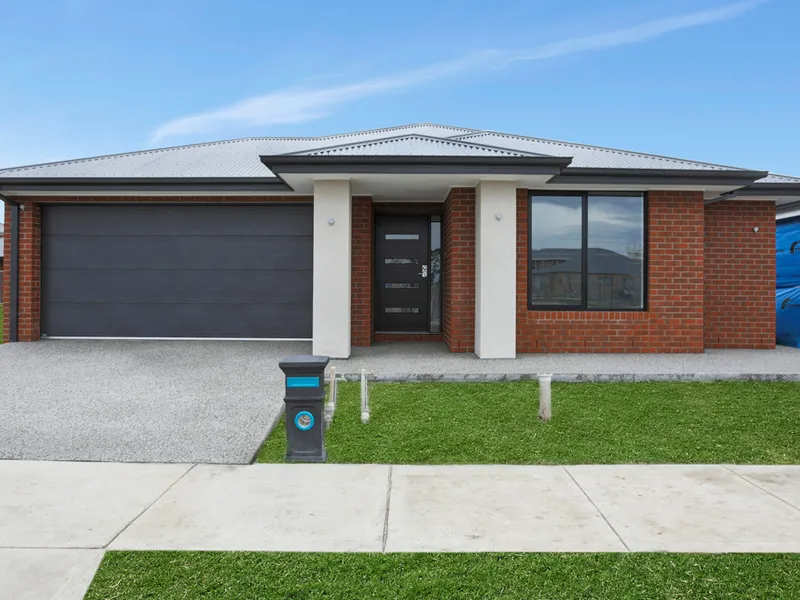 ABSOLUTE CHARM ON CHARMING LOOP!